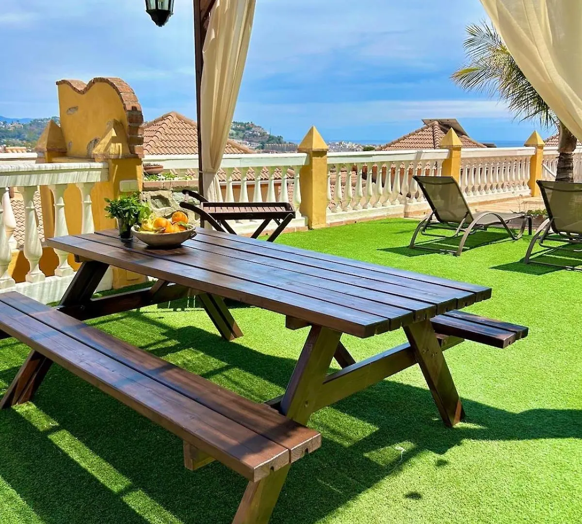 Chalet Con Piscinas Y Vistas De Ensueno Almunecar
